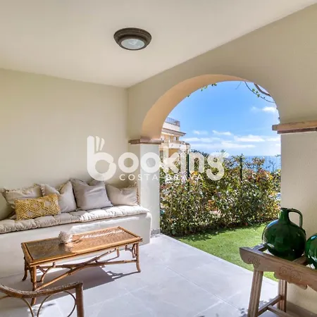 Velas I: Beachfront With Sea Views And Pool Access Apartment