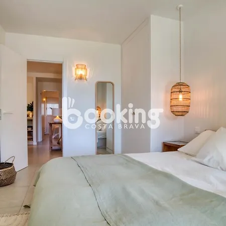 Apartment Velas I: Beachfront With Sea Views And Pool Access S'Agaro