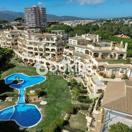 Velas I: Beachfront With Sea Views And Pool Access Apartment *
