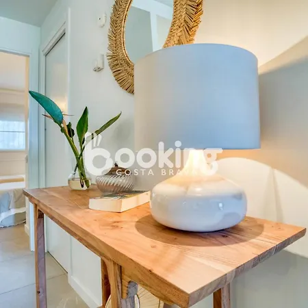Velas I: Beachfront With Sea Views And Pool Access