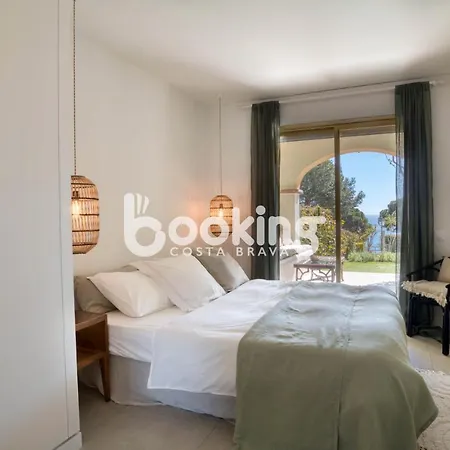 Apartment Velas I: Beachfront With Sea Views And Pool Access S'Agaro
