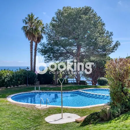 Apartment Velas I: Beachfront With Sea Views And Pool Access *